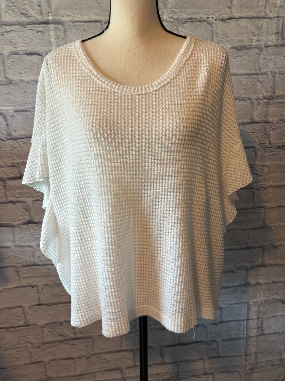 ARULA White Waffle-Knit Short Sleeve Top